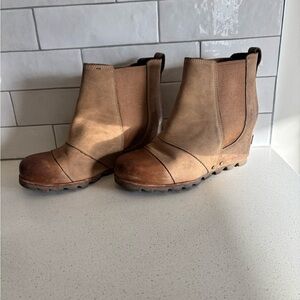 Sz 7 Sorel Lea Wedge Joan of Arctic Wedge Chelsea Boots Elk Curry Camel Brown